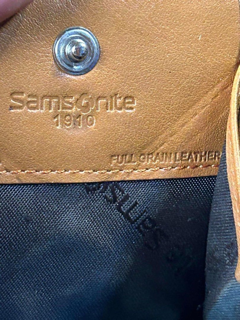 SAMSONITE 1910 Vintage Purse Wallet (Category: Luxury Bags & Wallets) located in Quezon City. Submitted by whatsinmyclosett (Listing ID 1315843240, Image 2). Description: SAMSONITE 1910 Vintage Purse Wallet ☑️ITEM IN JAPAN ☑️Branded ☑️100% ORIGINAL ☑️good condition ☑️￼7 X 8 CM ☑️manage your EXPECTATIONS this is second hand / vintage bag HINDI po BRANDNEW Binibili mo 🔴PLS CHECK THE PHOTOS. The item in Good Condition WHATS YOU SEE IS WHAT YOU GET 