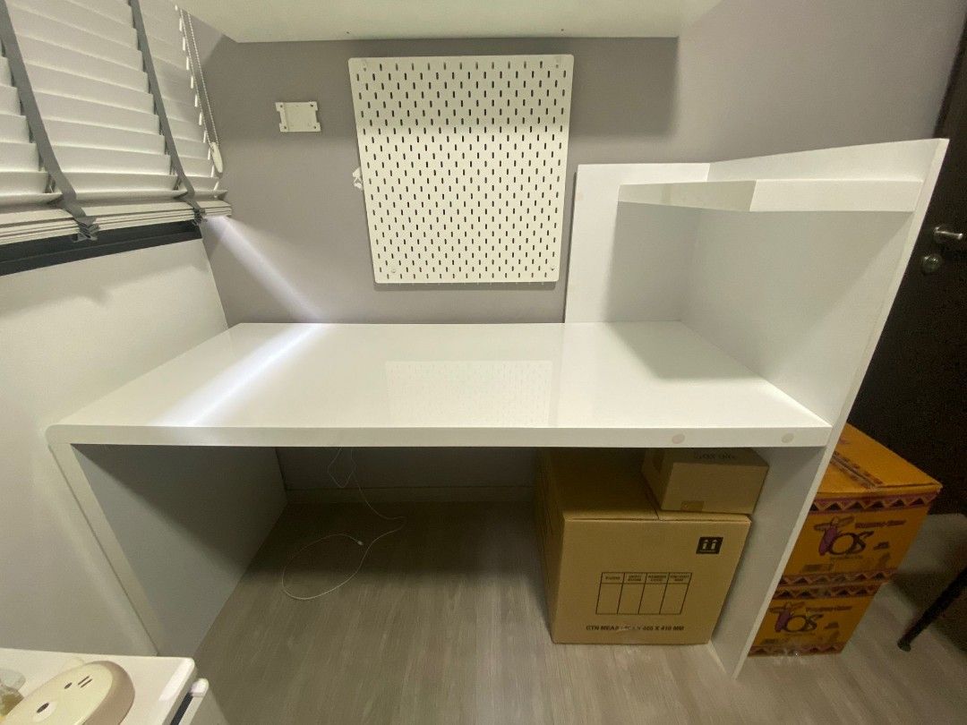 Study Table (Category: Tables & Sets) located in Singapore. Submitted by hcfc91 (Listing ID 1315762432, Image 2). Description: .