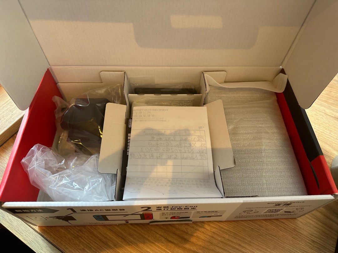 swtich （分類：Nintendo 任天堂）位於 Hong Kong。 由 sellmud7 提交（商品編號 1314829093，圖片 3）。簡介： full set but no hdmi like a brand new。