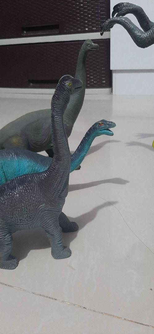 Take all dinosaur toy big and medium sizes (Category: Kids Toys) located in Mendez-Nunez. Submitted by dollforless (Listing ID 1315703052, Image 3). Description: Take all dinosaur toy big and medium sizes Yung gree not working na.