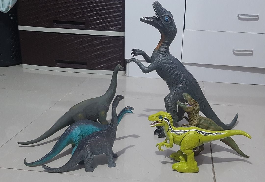 Take all dinosaur toy big and medium sizes (Category: Kids Toys) located in Mendez-Nunez. Submitted by dollforless (Listing ID 1315703052, Image 1). Description: Take all dinosaur toy big and medium sizes Yung gree not working na.