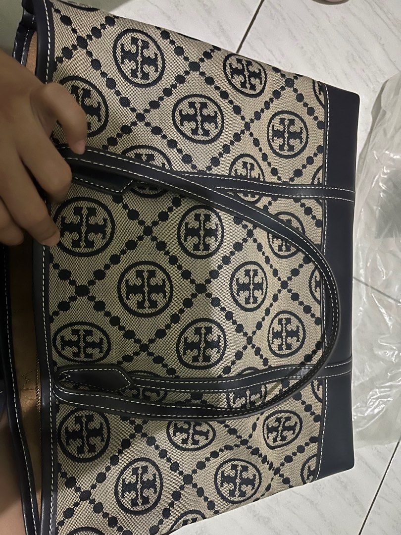 Turun harga Tory Burch. Menerima Serius buyer aja Fesyen Wanita Tas Dompet di Carousell