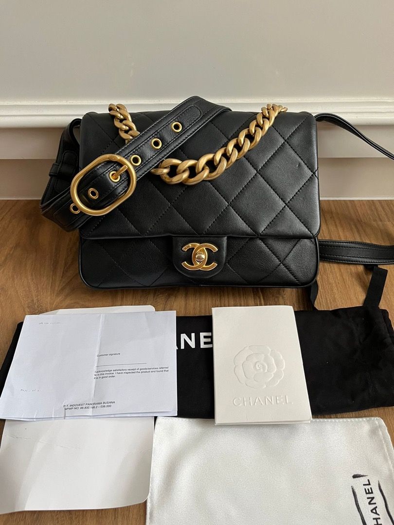 VGC Chanel Flap calfskin black GHW chip 2021 size 25x17x6 cm comes with  chip, db, receipt