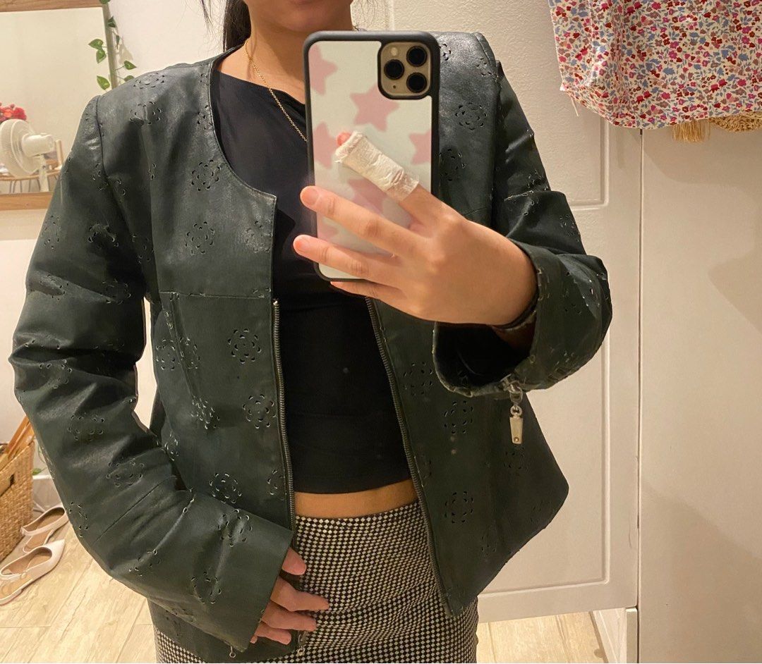VINTAGE DANIELA MAGLI LEATHER JACKET (OFFICE SIREN) (Category: Coats, Jackets and Outerwear) located in Las Pinas. Submitted by sgon222 (Listing ID 1315797295, Image 3). Description: ‼️ READ ME PLS ‼️ - thrifted this in Antwerp - retail vintage price of this is 3k - super duper office siren - semi eyelet flower cut out detail - kinda grunge coquette - S-M - super minimal shoulder pads Measurements: (manual measurements so expect a 1-2cm differenc
