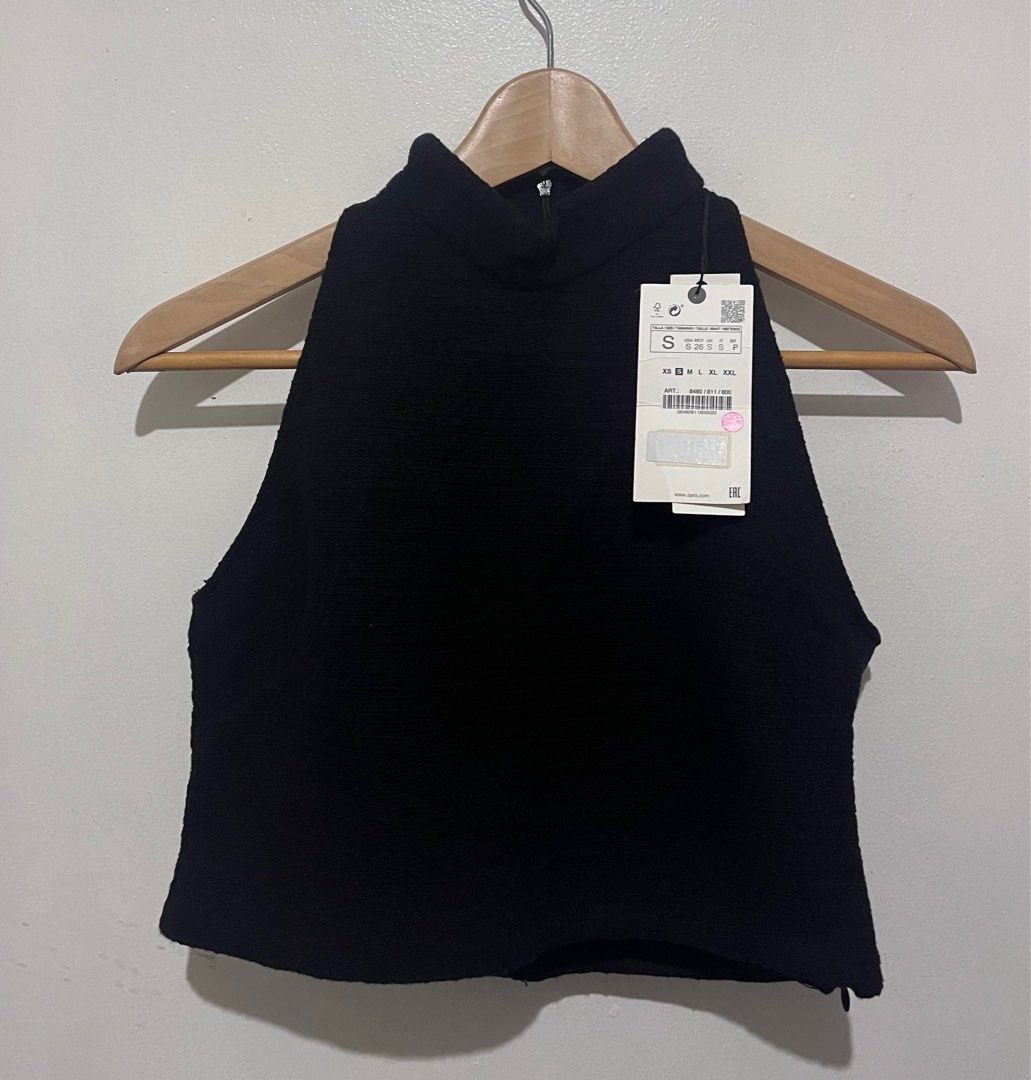 ZARA black twill/ tweed halter top (Category: Sleeveless) located in Caloocan City. Submitted by declutter_joy (Listing ID 1315859166, Image 1). Description: ☑️ Package from US ☑️ RFS: Wrong size ang nabili 🥹 ☑️ Tweed / Twill / Textured PAYMENT FIRST. NO COD. Buyer will pay sf. Courier: Grab/Lalamove/Gogoxpress.