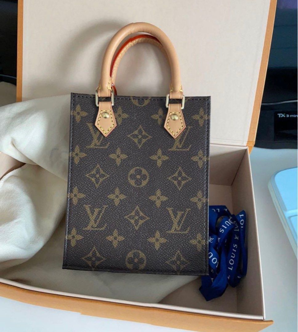 AUTHENTIC LV Petit Sac Flat (Category: Luxury Bags & Wallets) located in Paranaque City. Submitted by hellojm123 (Listing ID 1316073283, Image 2). Description: GUARANTEED AUTHENTIC!!! BRANDNEW Bought in solaire last May 2024 Complete inclusions: Box Dust bag Paper bag (This is new strap design for petit sac flat bag) Slightly nego for sure buyer.