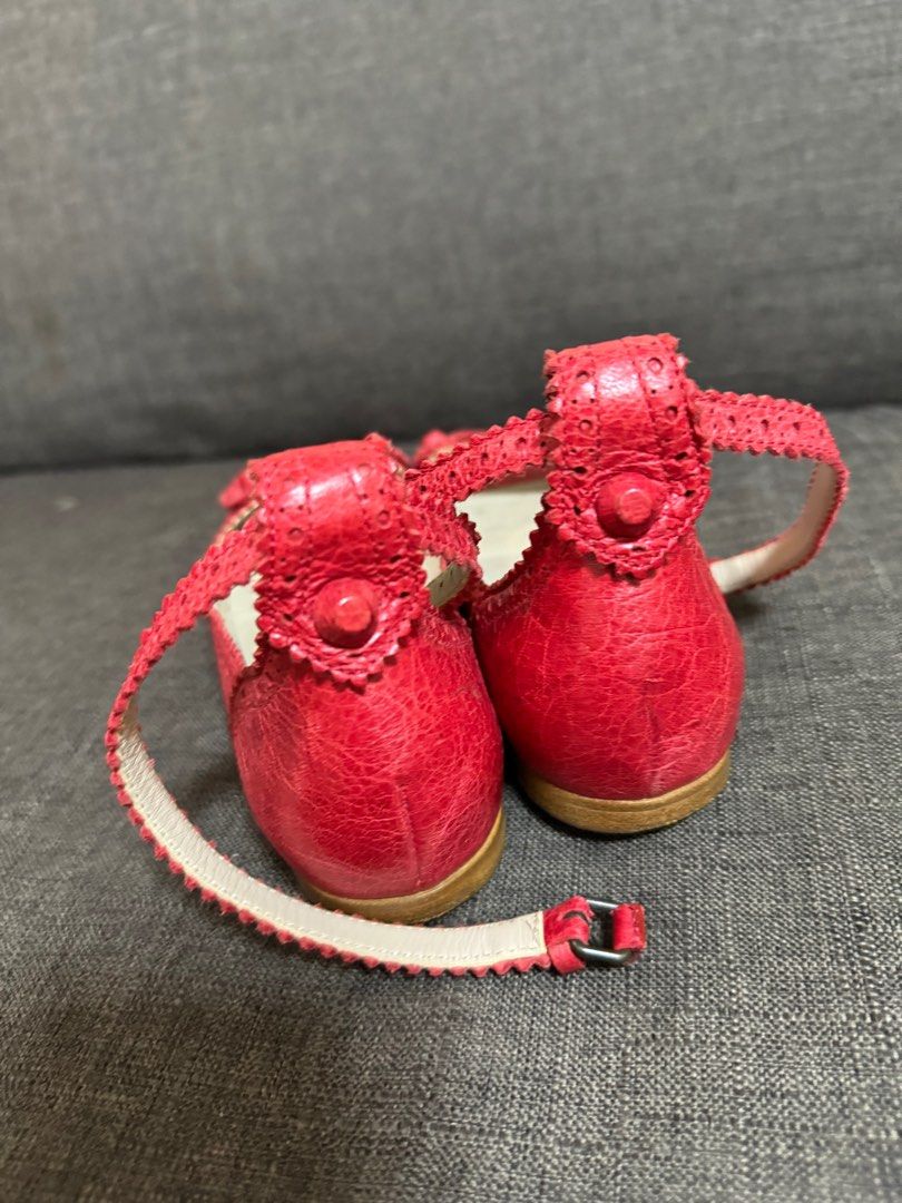 Balenciaga shoes (Category: Flats & Sandals) located in Valenzuela. Submitted by targetph (Listing ID 1315980318, Image 2). Description: Balenciaga 100% authentic, money back if proven fake NO box included Size: EU 37 Well used but no issue Store bought Location: Valenzuela or QC .