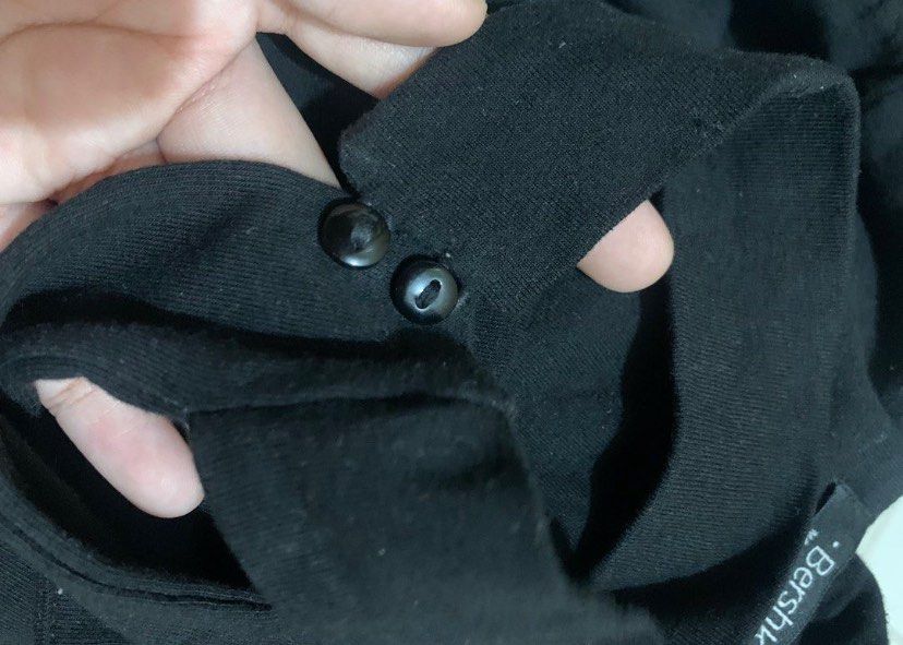 Bershka tube top (Category: Sleeveless) located in Rodriguez. Submitted by __khloe (Listing ID 1315994201, Image 3). Description: Bershka tube top with choker size: xs to s rfs: decluttering mod: lalamove/grab mop: gcash please message me for more pictures.