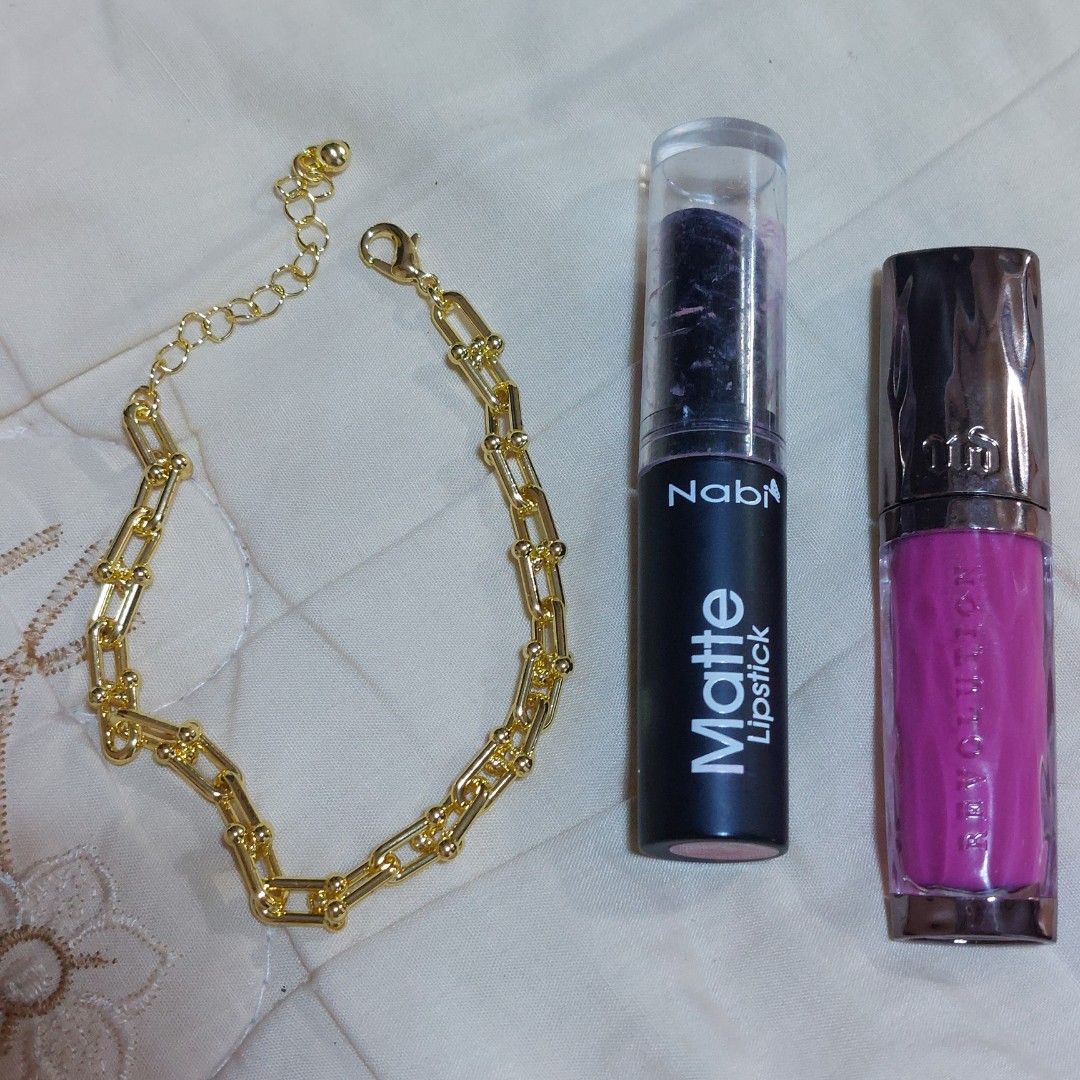 buy 1 take 2!!! aesthetic cable chain bracelet (Category: Bracelets) located in Paniqui. Submitted by consuelaprincess (Listing ID 1316064314, Image 1). Description: bracelet; brand new w/ box freebie lipstick nd lip gloss; my personal used, lightly used.
