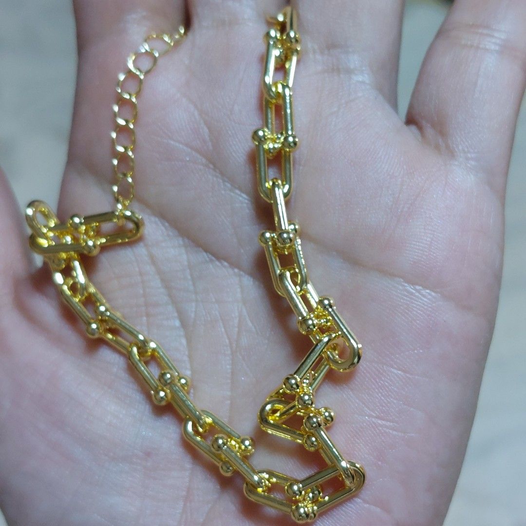 buy 1 take 2!!! aesthetic cable chain bracelet (Category: Bracelets) located in Paniqui. Submitted by consuelaprincess (Listing ID 1316064314, Image 2). Description: bracelet; brand new w/ box freebie lipstick nd lip gloss; my personal used, lightly used.