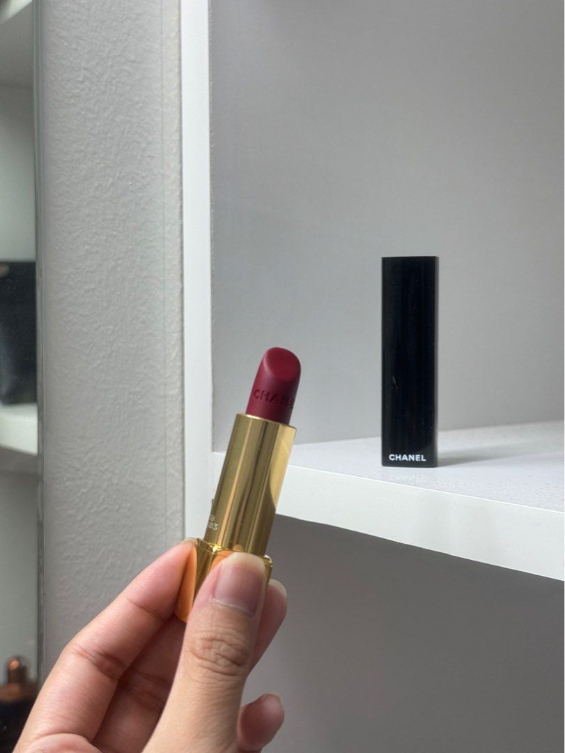 CHANEL — “38” Rouge Allure Velvet (Category: Makeup) located in Baliuag. Submitted by kia.sells (Listing ID 1316064503, Image 2). Description: — LIKE NEW TALAGA — swatched only — ₱800 repriced — no issue at all — mop: gotyme/gcash — 🚚: j&t (pls send province & city to check sf) feel free to message me for more photos & don’t hesitate to ask questions. thank you! :) .