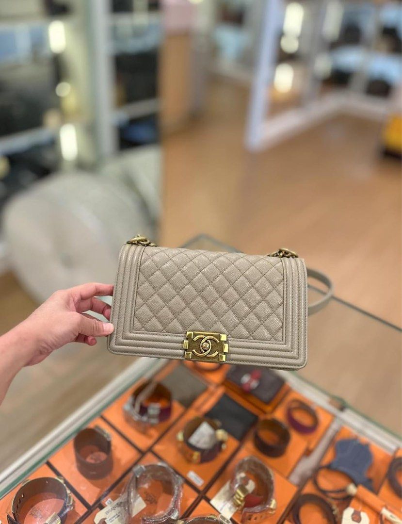 Chanel boy bag taupe hot sale