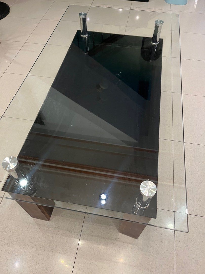 Coffee table/ center table (Category: Coffee & Tea Tableware) located in Manila. Submitted by carou07454 (Listing ID 1315948206, Image 2). Description: What you see is what you get See pic for minor flaw Dimensions Lxwxh 43x23.5x17.5 For pick up only.