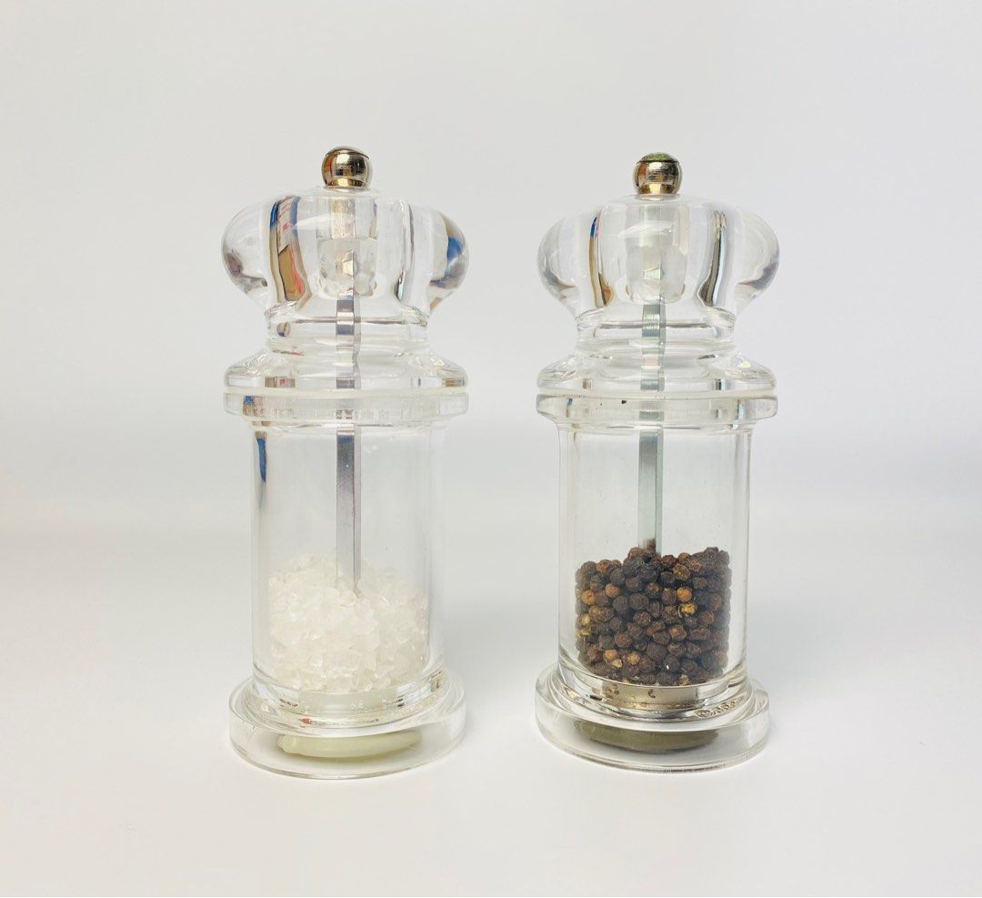 COLE & MASON salt & pepper mill set (Category: Pitchers & Dispensers) located in Cavite. Submitted by import_savers (Listing ID 1315908855, Image 2). Description: Made in England 🏴󠁧󠁢󠁥󠁮󠁧󠁿 VGUC (very good used condition) Durable acrylic and stainless steel Adjust the grind from fine to coarse by loosening the knob at the top Elegant in actual Size: 6cm W x 14cm H.