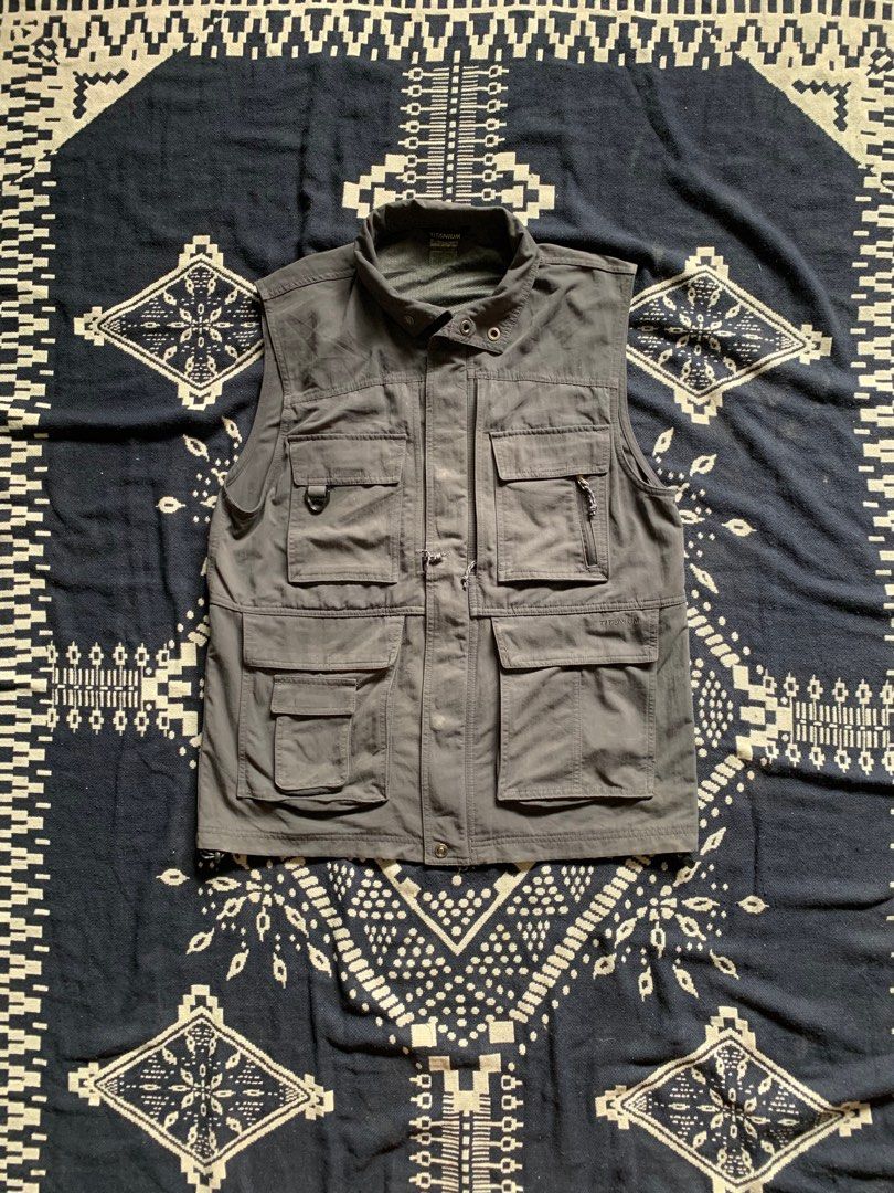 Columbia Titanium Vest Men s Fashion Coats Jackets and Outerwear on Carousell