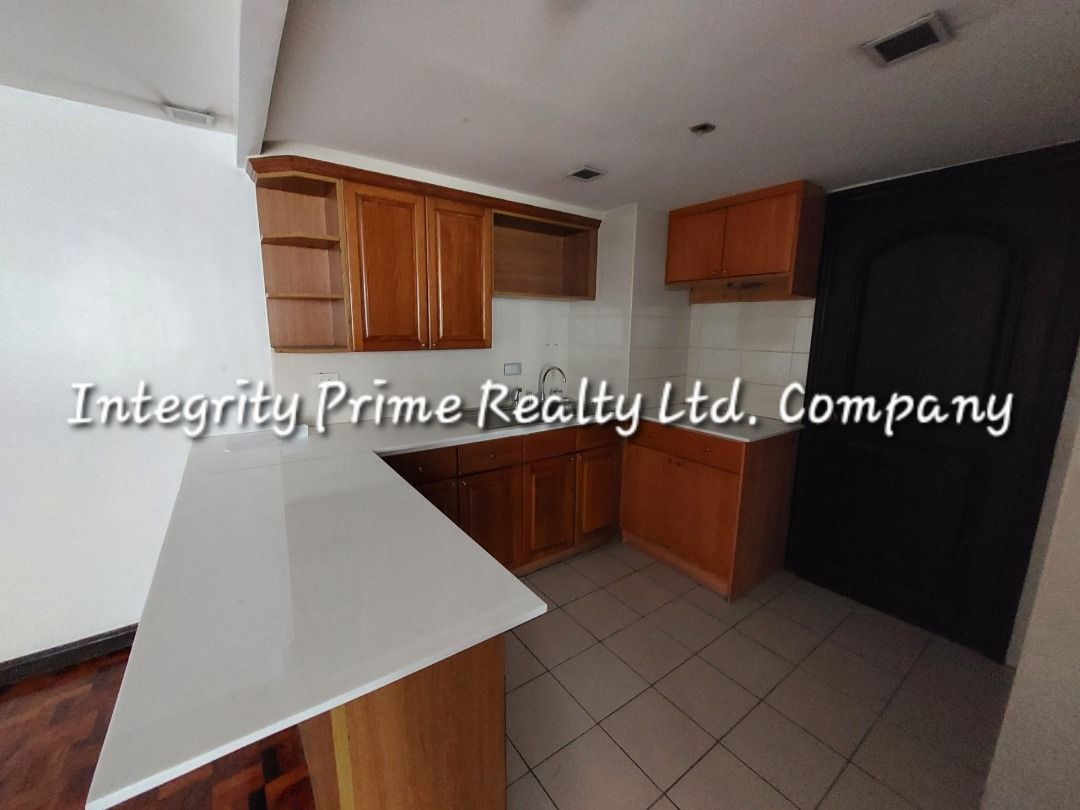 Condo for sale in Unit 2006, 20/F, Building B, Renaissance 300