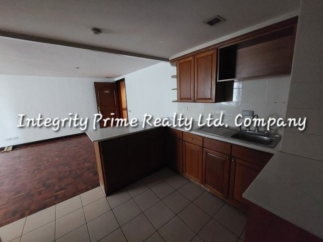 Condo for sale in Unit 2006, 20/F, Building B, Renaissance 300