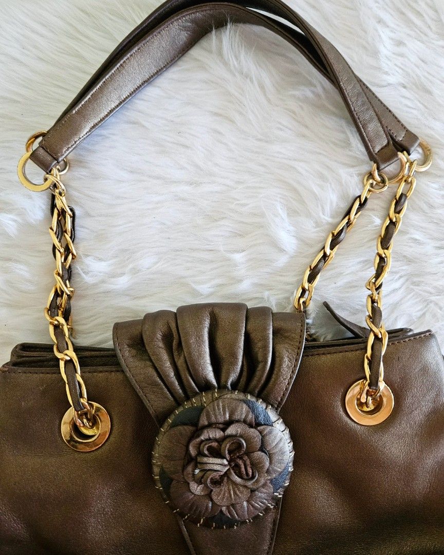 Countess Mara shoulder kili bag Women s Fashion Bags Wallets Shoulder Bags on Carousell