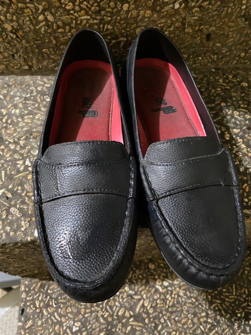Easy Soft World Balance Black Flats Sandals School Shoes Women s Fashion Footwear Flats Sandals on Carousell