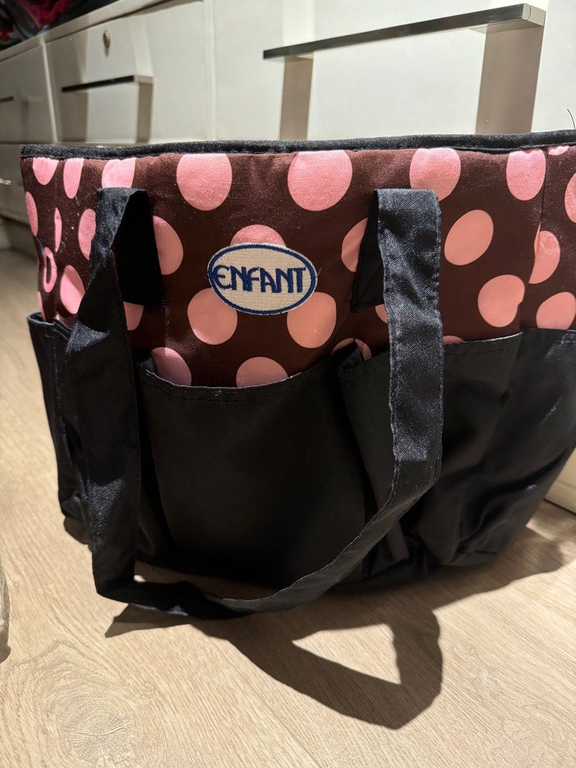 Enfant baby bag (Category: Diaper Bags & Wetbags) located in Quezon City. Submitted by aimee0913 (Listing ID 1316021268, Image 1). Description: .