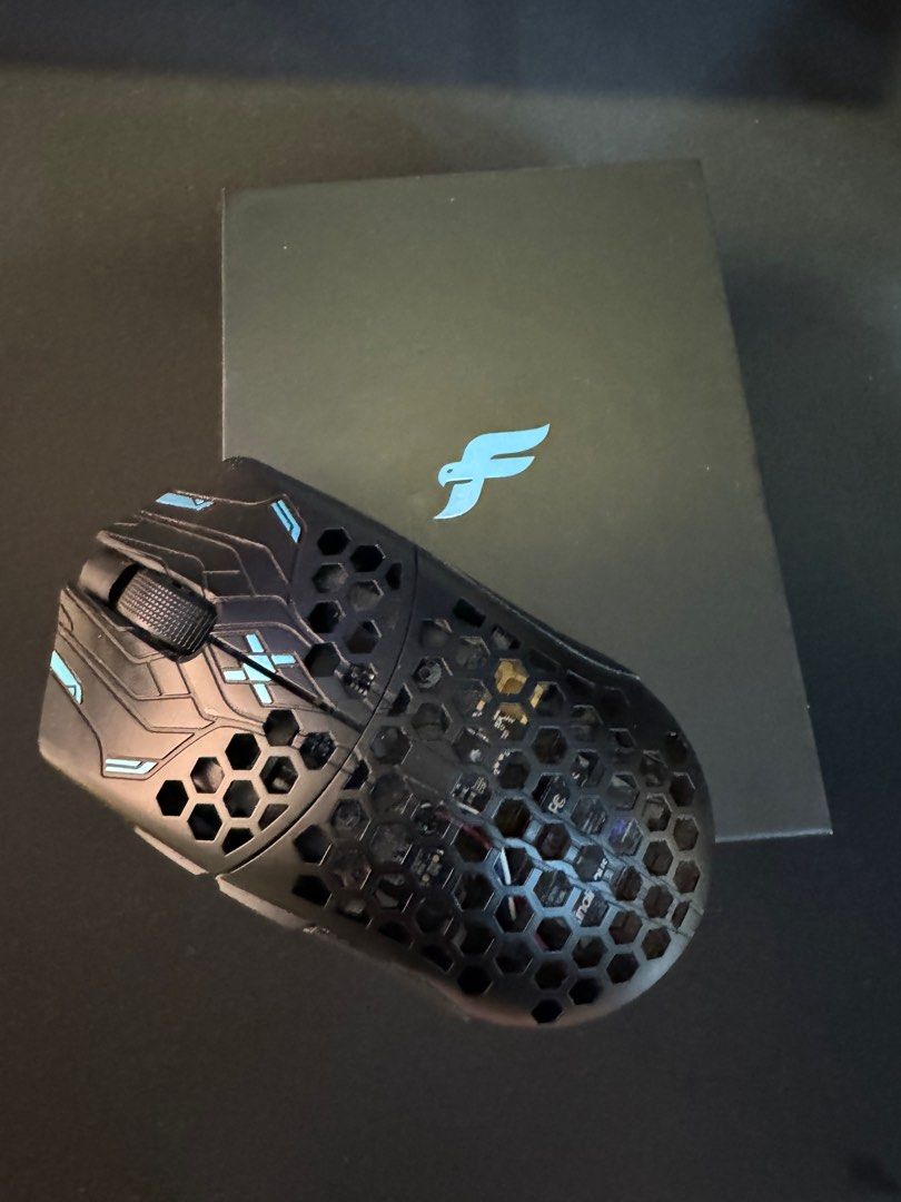 Finalmouse ULX phantom lion (middle size), Computers & Tech, Parts 