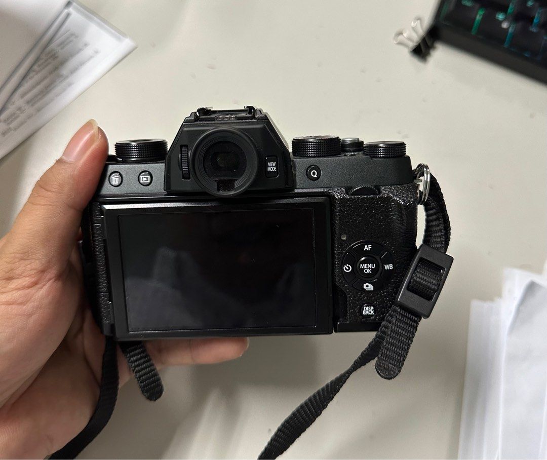Fujifilm X-T100 with Kit Lens (Category: Cameras) located in Manila. Submitted by josefromeo19190 (Listing ID 1315892334, Image 3). Description: Barely used. Shutter count is only around 1,000 to 2,000. No issues. Selling as-is-where-is. .