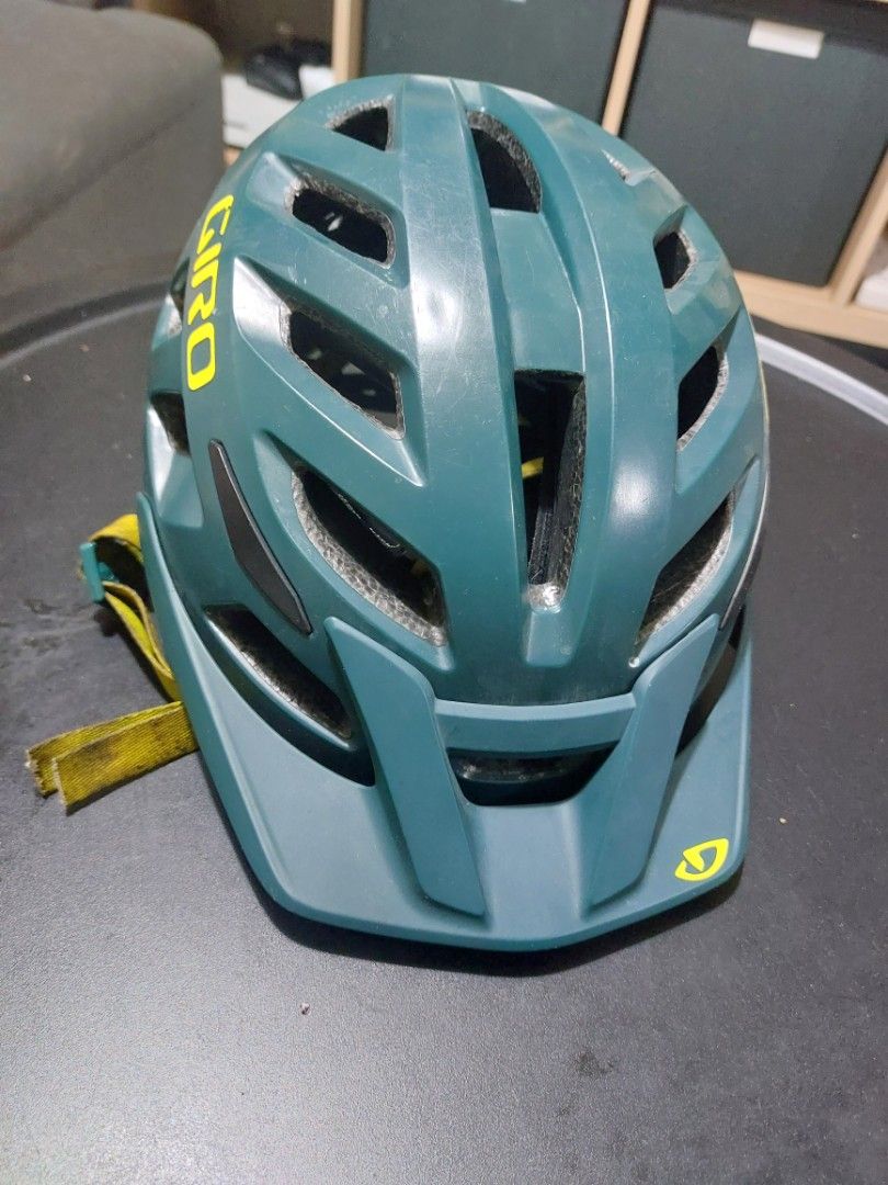 💚MIPS Giro Helmet Radix MEDIUM (Category: Bicycles) located in San Juan City. Submitted by 1clickpick (Listing ID 1316053736, Image 3). Description: Giro helmet mips no extra pads small rubber band yung strap niya.