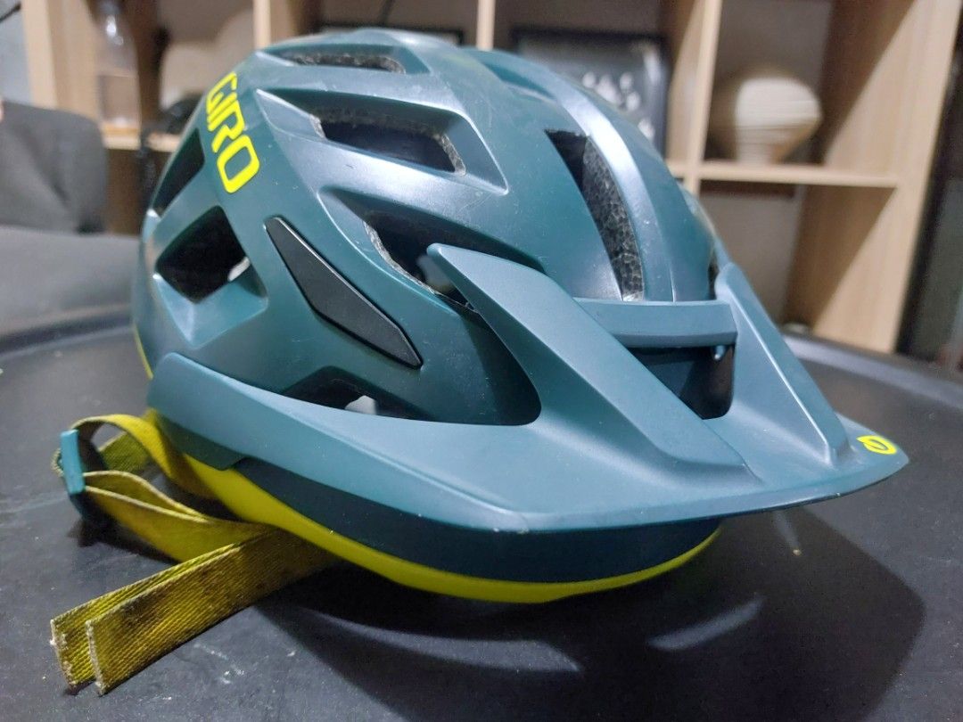 💚MIPS Giro Helmet Radix MEDIUM (Category: Bicycles) located in San Juan City. Submitted by 1clickpick (Listing ID 1316053736, Image 2). Description: Giro helmet mips no extra pads small rubber band yung strap niya.