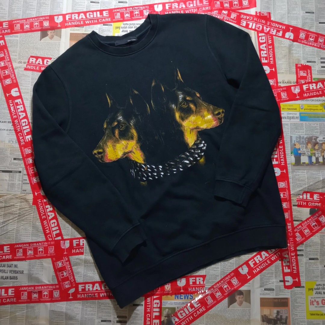 Givenchy Rottweiler crewneck second original, Fesyen Pria, Pakaian