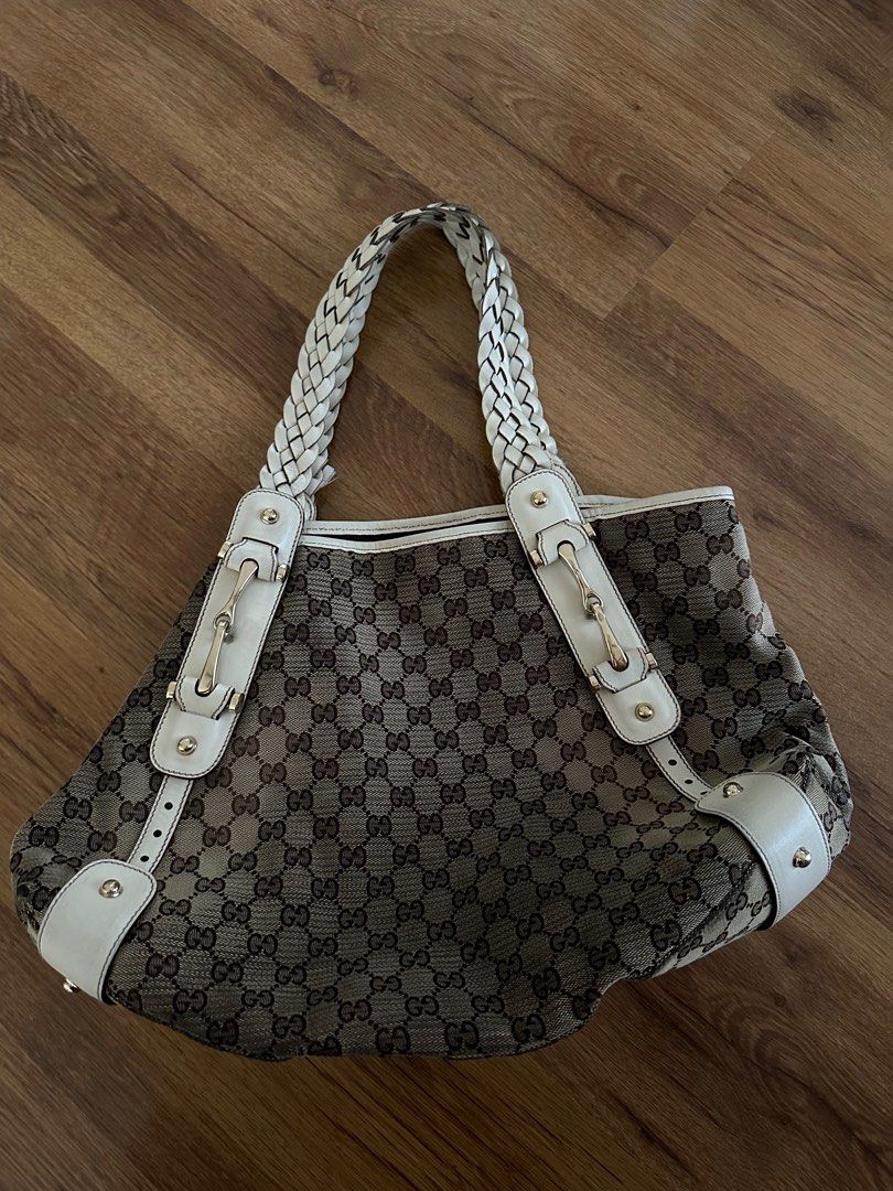 Gucci Pelham Monogram Bag (Category: Luxury Bags & Wallets) located in Bacoor. Submitted by thingsforthrifts (Listing ID 1315956462, Image 2). Description: Gucci Pelham Bag Authentic. Normal signs of wear and minor flaws. Price is negotiable. .