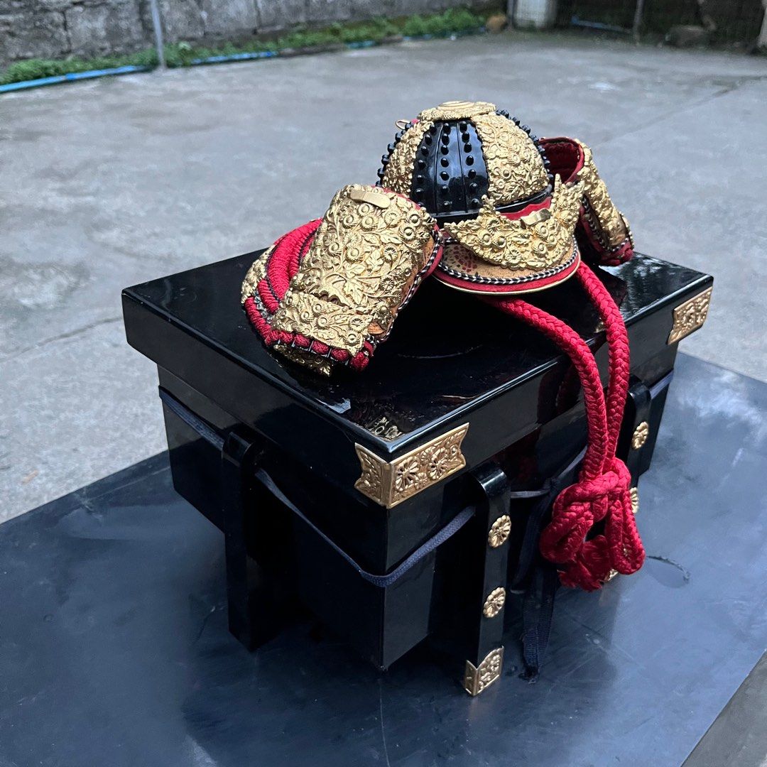 Japanese Samurai Helmet Display (Category: Vintage Collectibles) located in Quezon City. Submitted by jsurplusmnl (Listing ID 1316033595, Image 2). Description: Japanese Samurai Helmet Display - ₱ 1000 • H8 x L11.5 x W9 inches pm for more details and photos MOD: Lalamove or pickup MOP: COD or Gcash.