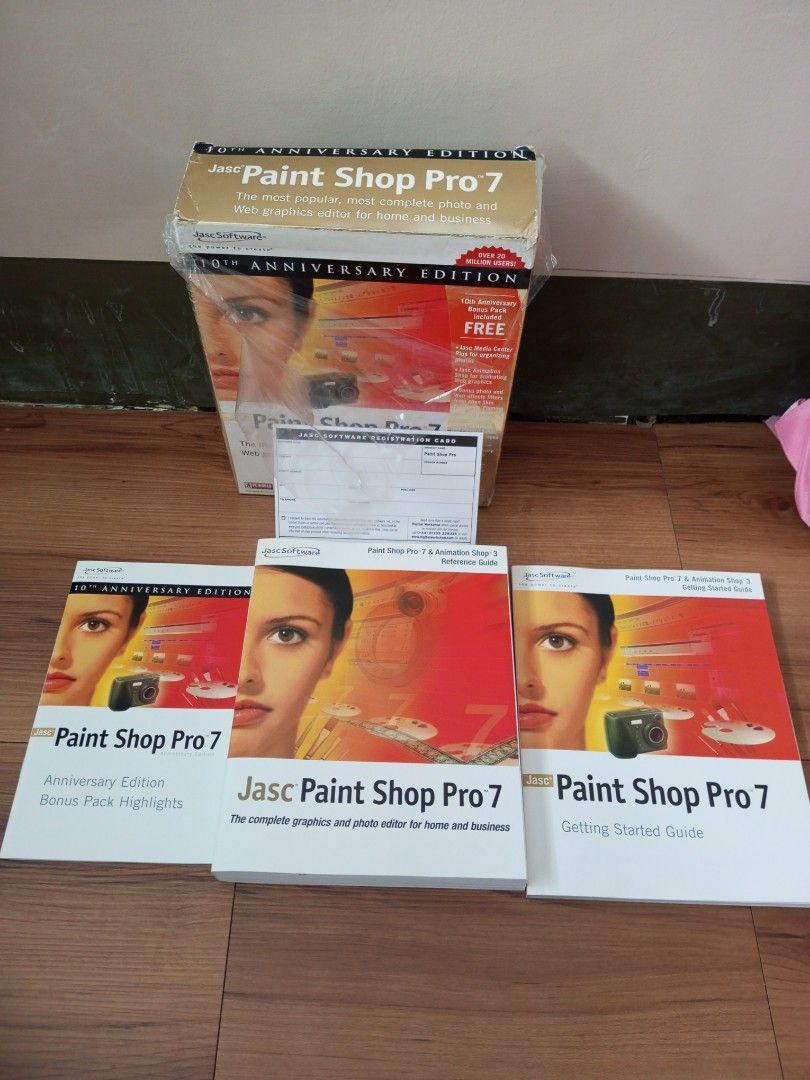 Jasc Paint Shop Pro 7 (Category: Office & Business Technology) located in Santiago. Submitted by aceheart0118672 (Listing ID 1316076475, Image 1). Description: damaged box.