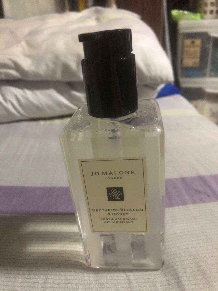 Jo Malone Body and Hand Wash (Category: Bath) located in Manila. Submitted by chelle.arnaiz (Listing ID 1315929287, Image 2). Description: Jo Malone Body and Hand Wash Gel Moussant Nectarine Blossom and Honey Brand New.