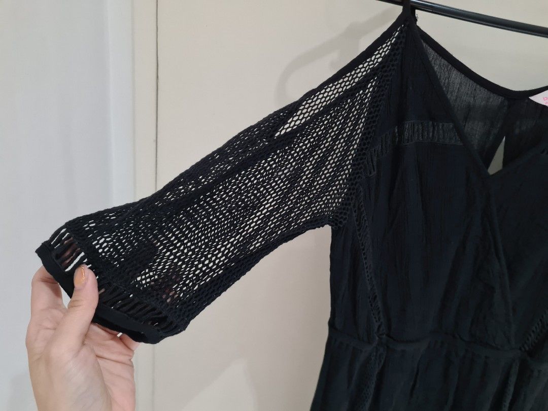 Long black off shoulder dress (Category: Evening dresses & gowns) located in Mandaluyong City. Submitted by magicath_14 (Listing ID 1316067474, Image 3). Description: .