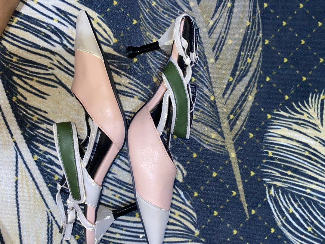 Milano Heels (Category: Heels) located in Caloocan City. Submitted by vasquez_shells (Listing ID 1315997133, Image 2). Description: medyo nagcchip na yung paint sa bandang heels niya .