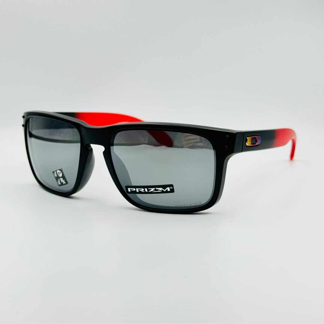 Oakley holbrook ruby fade 2025