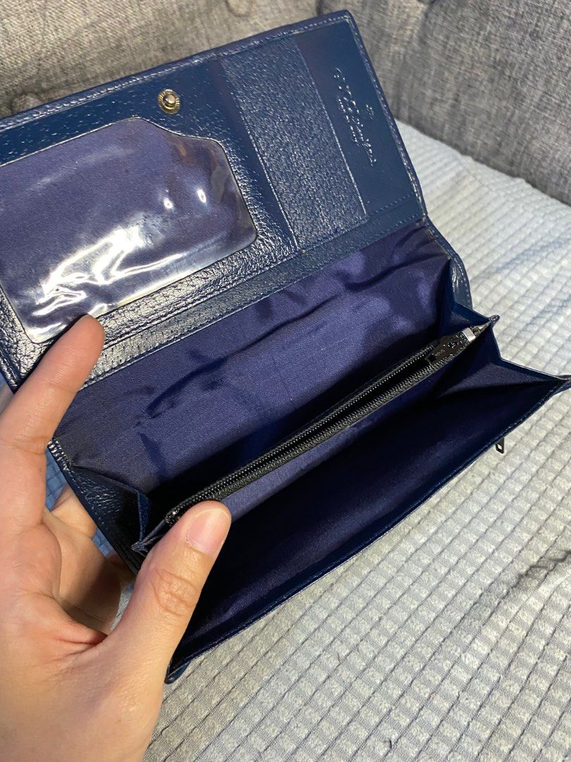 Original Gucci Bifold Monogram (Category: Luxury Bags & Wallets) located in Marilao. Submitted by ceciliasia03 (Listing ID 1315927187, Image 2). Description: Almost New Markdown: From 4,000 to 2,500 Please send me message for interested. Disclaimer: Listed items are preloved please manage your expectations❤️.