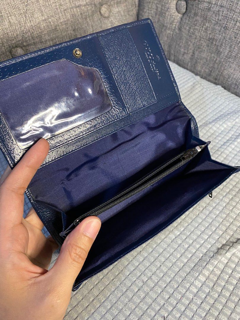 Original Gucci Bifold Monogram (Category: Luxury Bags & Wallets) located in Marilao. Submitted by ceciliasia03 (Listing ID 1315927187, Image 3). Description: Almost New Markdown: From 4,000 to 2,500 Please send me message for interested. Disclaimer: Listed items are preloved please manage your expectations❤️.