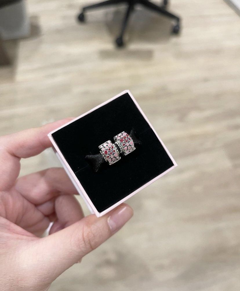 Pandora burst of love charm store
