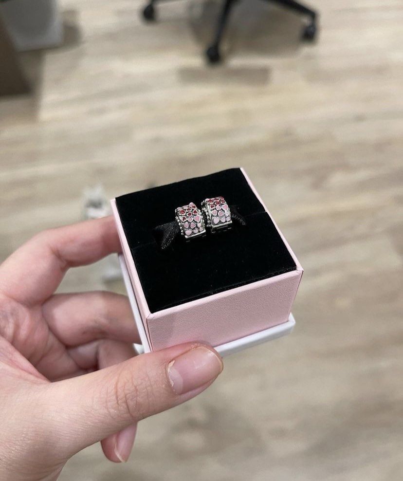 Pandora burst of love clip charm set Women s Fashion Jewelry Organizers Charms on Carousell
