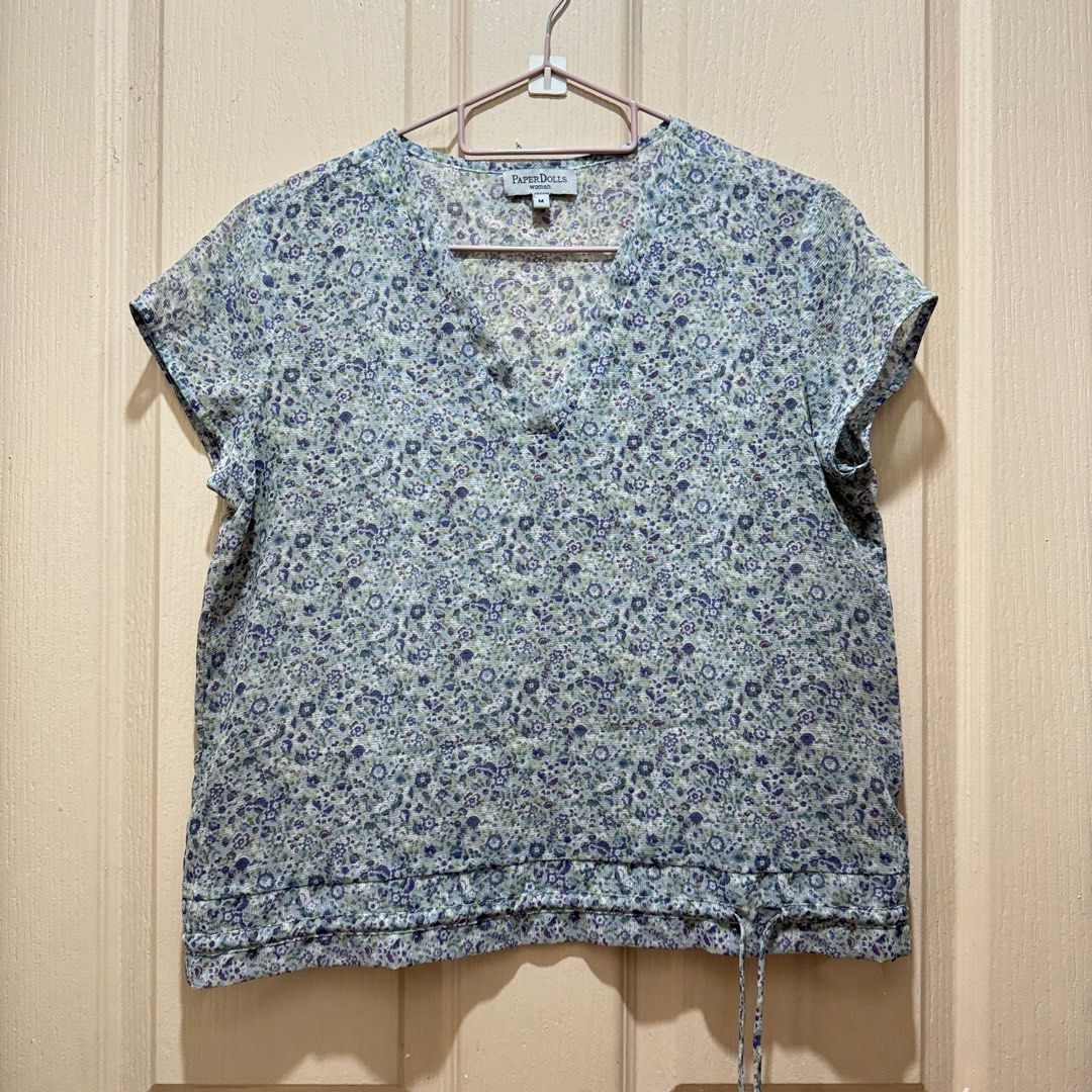 Paperdolls sheer blouse (Category: Blouses) located in Malabon City. Submitted by moideclutter (Listing ID 1315963553, Image 1). Description: Size M No inner No flaws.