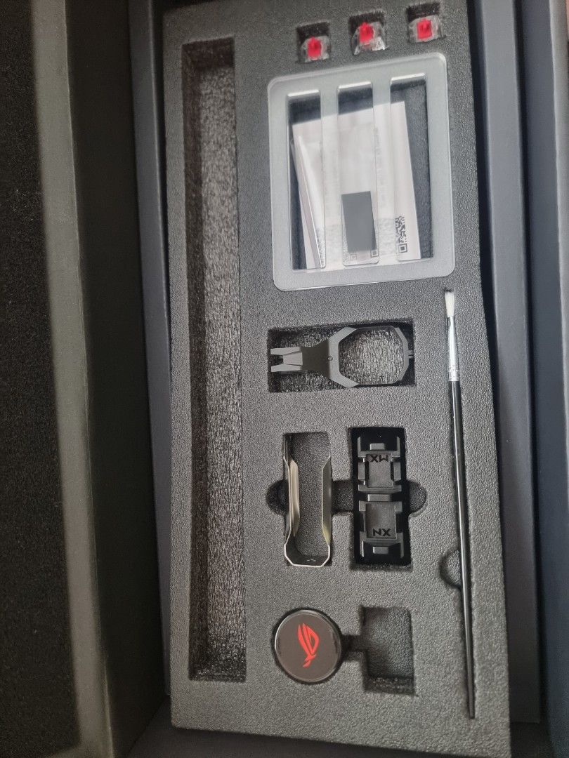 ROG azoth keyboard (Category: Computer Keyboard) located in Singapore. Submitted by cheersze (Listing ID 1315918708, Image 3). Description: Very lightly used, seldom game..
