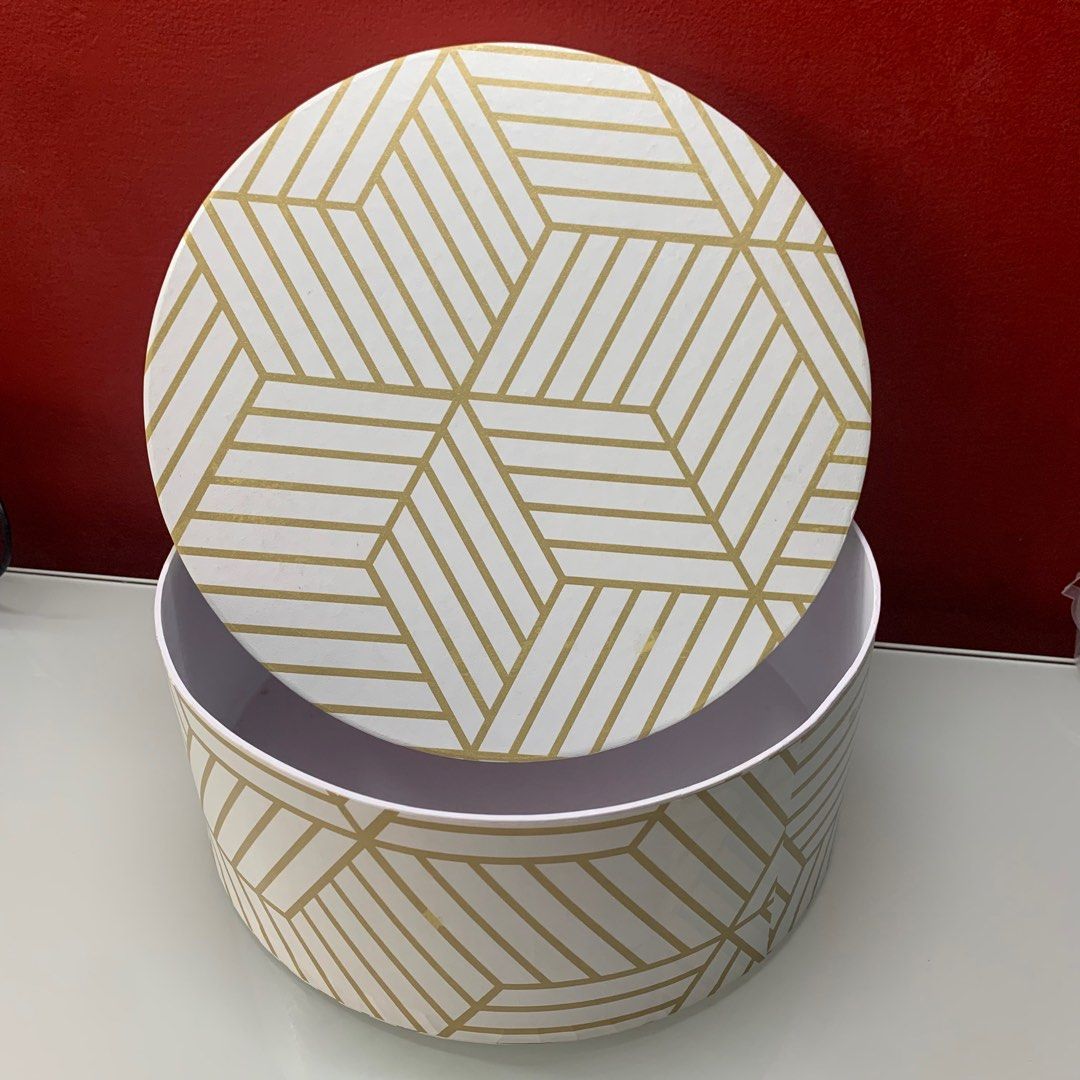 Round Gift Box (Category: Storage Boxes & Baskets) located in Manila. Submitted by coolandchic (Listing ID 1316008721, Image 1). Description: Stored Diameter 10 “ Height 4” Slight marks Inside.