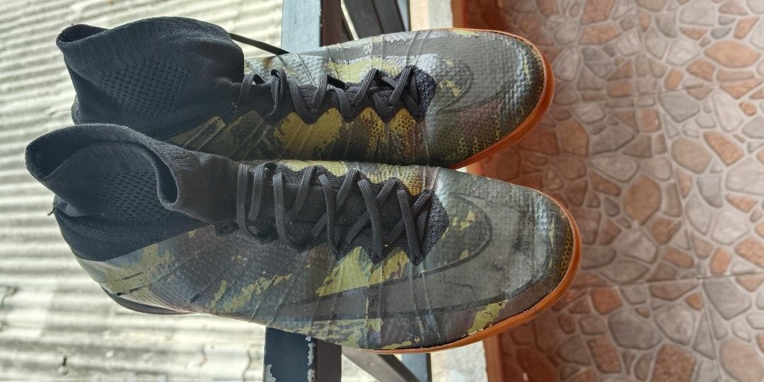 Sepatu futsal nike mercurial x Fesyen Pria Sepatu Sepatu Boot di Carousell