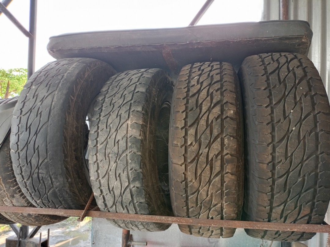 SET MAGS AND TIRES (Category: Mags and Tires) located in Tarlac. Submitted by edlyncayab1984 (Listing ID 1315955897, Image 3). Description: Bago po ung dalawang gulong Nasa picture po size and prod'n date Galing po ito sa strada 4x4 pick up po nmin dati. FOR PICK UP ONLY MURCIA, CONCEPCION, TARLAC 𝐂𝐀𝐋𝐋 09101801758.