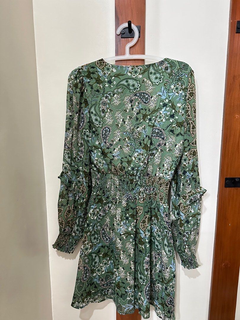 Stradivarius green floral dress, Women's Fashion, Dresses & Sets, Dresses  on Carousell