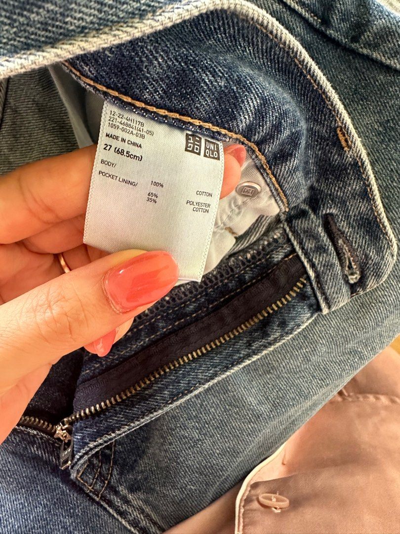 Straight cut Uniqlo Jeans (Category: Jeans) located in Pasig City. Submitted by DeclutterMommaKim (Listing ID 1315906837, Image 1). Description: once used medium to large.