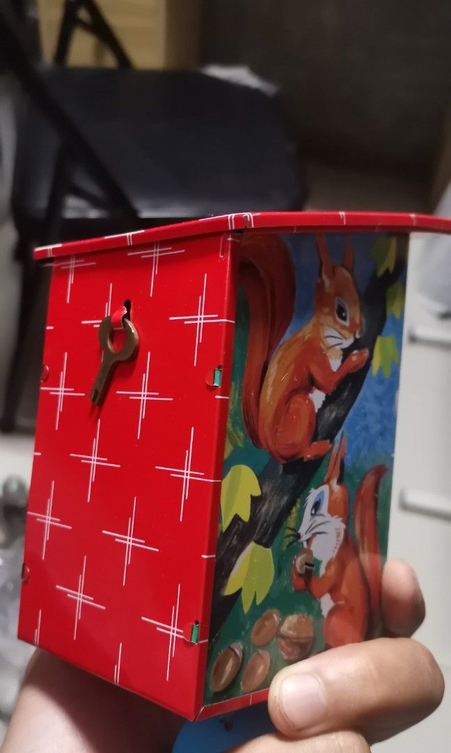 Windup Tin Toy Coin Bank (Category: Vintage Collectibles) located in Silang. Submitted by wrong2913 (Listing ID 1315947590, Image 3). Description: For sale As Is / WysWyg Tin toy coin bank - 1K FREESHIPPING VIA JRS -missing rubber band (dun iniipit yung coin na tutukain ng ibon. Nag deteriorate na sa subrang tagal naka stock :D palitan nyo na lng po! Meetup @ GMA CAVITE JOLLIBEE ALONG GOVERNOR'S HIGHWAY.