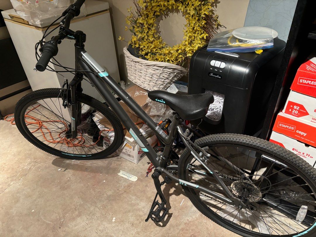 WOMENS MOUNTAIN BIKE- like new (Category: Bicycles) located in Toronto. Submitted by aspq_ (Listing ID 1316070766, Image 1). Description: Bought during 2020 and used once .