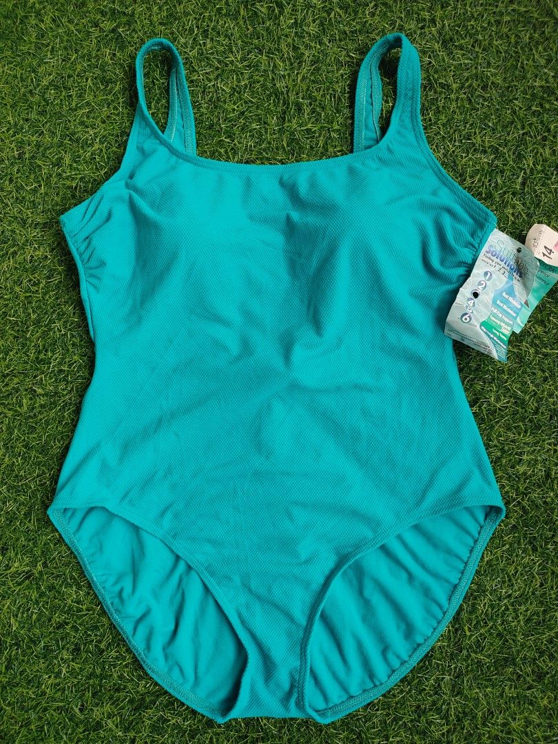 XL Brandnew Le Cove Plus Size One Piece Swimsuit K Women s Fashion Swimwear Bikinis Swimsuits on Carousell